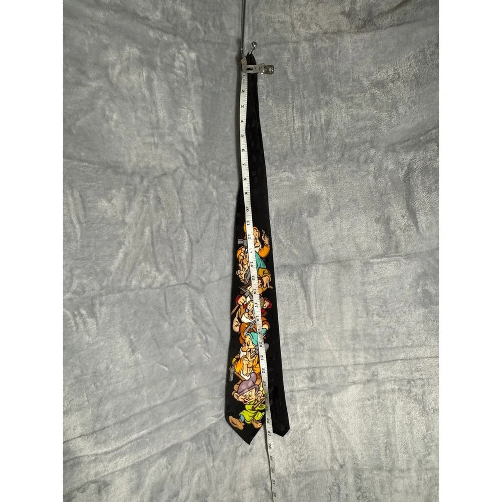 Vintage Disney Mickey Inc Mens 100% Silk Tie Seven Dwarfs Snow White Black‎  NWT